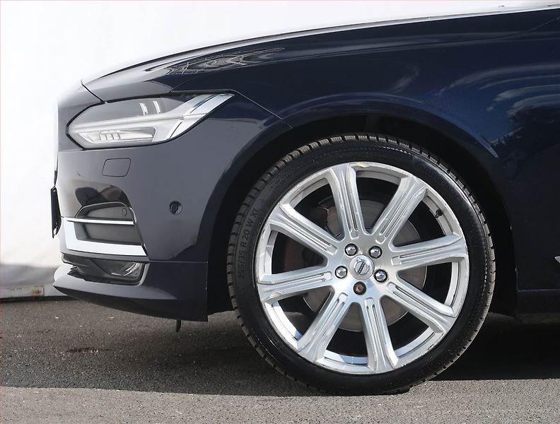 Volvo V90 (2016) D5 AWD, 4X4, Automat - fotka 14 z 21