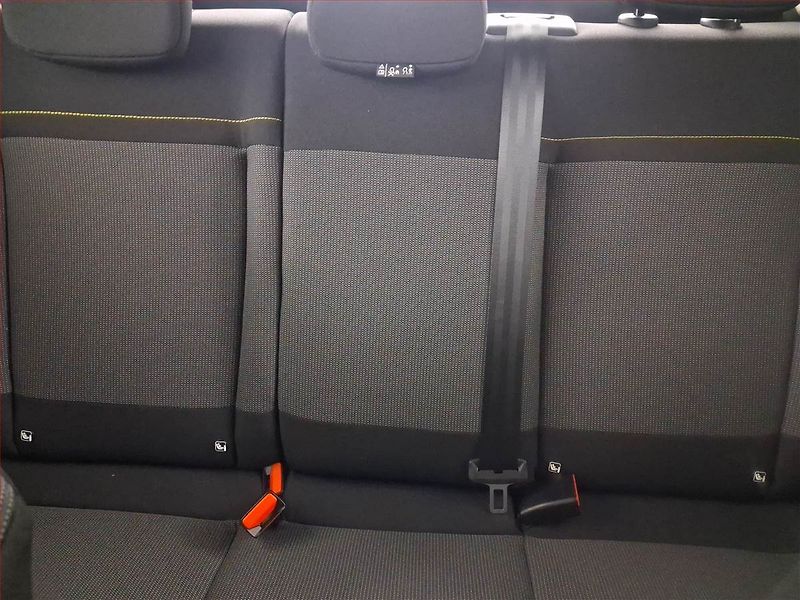 Citroën C3 (2020) Feel 1.2 PureTech, ČR,1.maj - fotka 10 z 16
