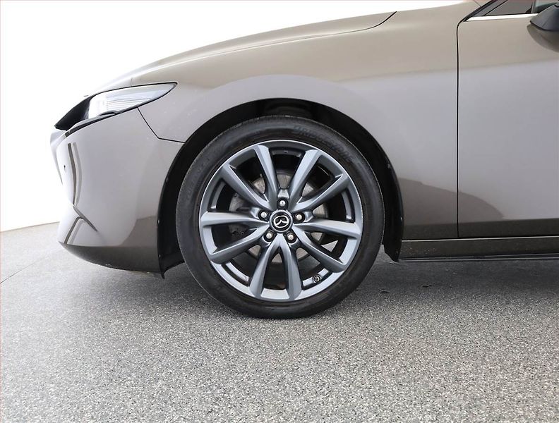 Mazda 3 (2020) 2.0 Skyactiv-G - fotka 18 z 18
