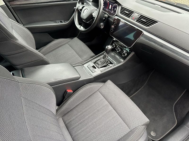 Škoda Superb (2022) Combi 2.0 TDI DSG Style - fotka 9 z 36