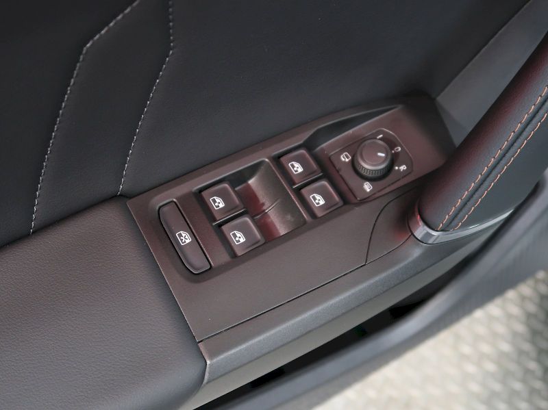 Cupra Leon (2024) VZ 2.0TSI 228KW 4x4 - fotka 39 z 42