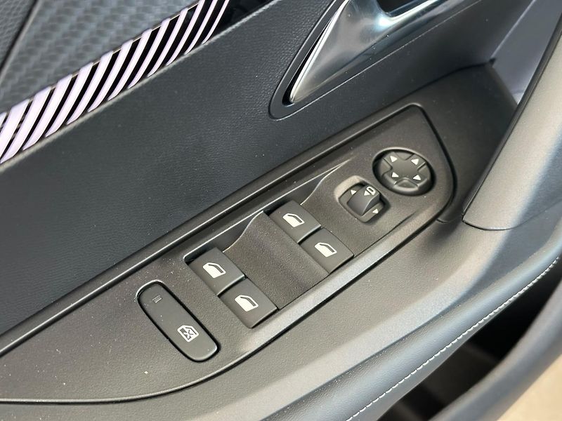 Peugeot 2008 (2026) ALLURE Hybrid 145 e-DCS6 - fotka 10 z 21