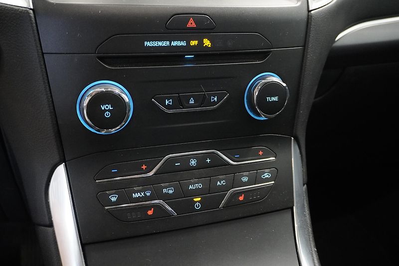 Ford S-MAX 2.0 140 kW TITANIUM,139 000KM - fotka 15 z 30