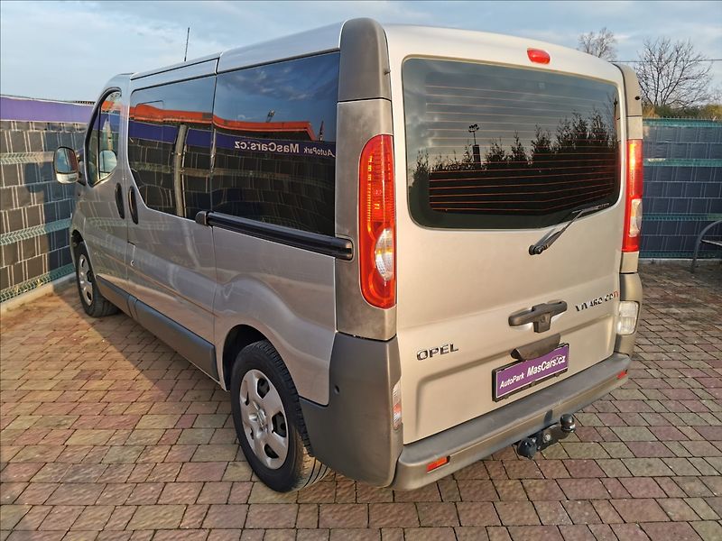 Opel Vivaro 2.0 CDTi 9míst - fotka 6 z 17