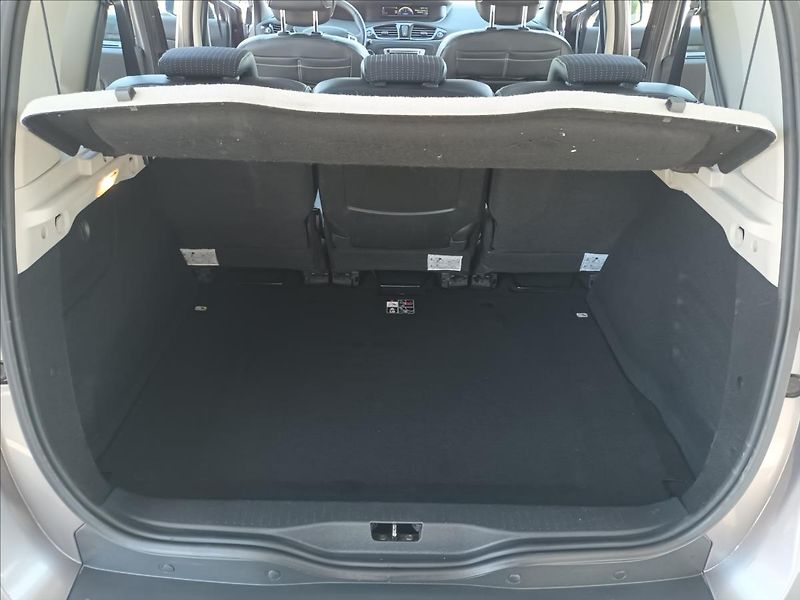 Renault Scénic 1,6 dCi,96kw,ČR,TAŽNÉ,KOLA - fotka 16 z 44