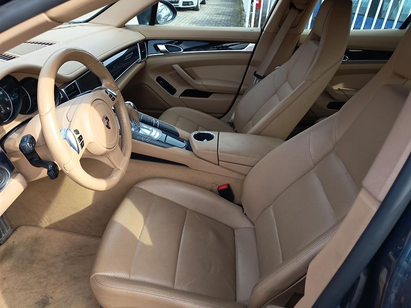 Porsche Panamera (2010) 3.6 220kw 4x4 Top!!! - fotka 32 z 60