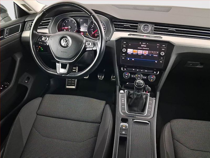Volkswagen Arteon (2018) 1.5 TSI, Tempomat - fotka 7 z 21