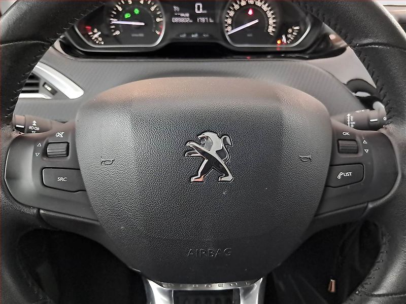 Peugeot 2008 (2017) 1.2 PureTech, Serv.kniha - fotka 16 z 18
