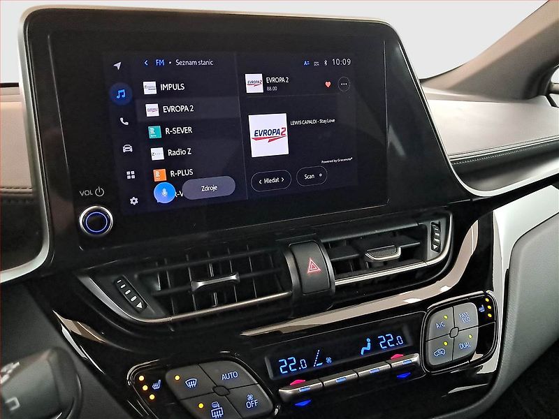 Toyota C-HR (2023) 1.8 Hybrid - fotka 12 z 16
