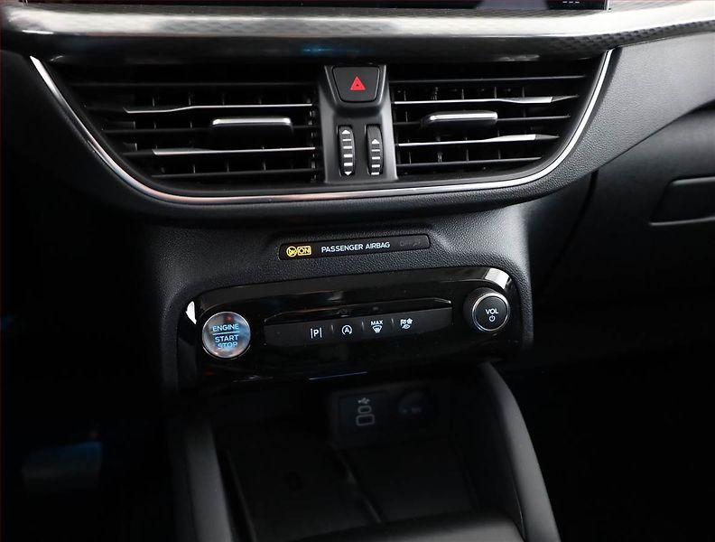 Ford Kuga (2025) 1.5 EcoBoost - fotka 10 z 16