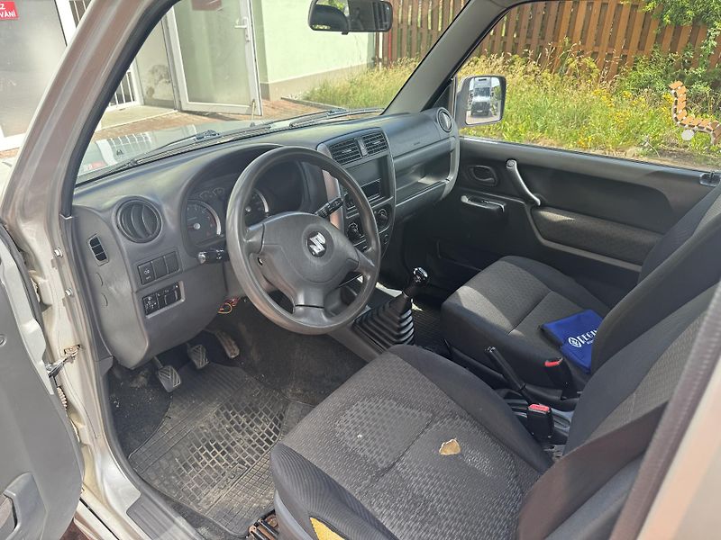Suzuki Jimny (2008) ČR, 1.maj - fotka 9 z 14
