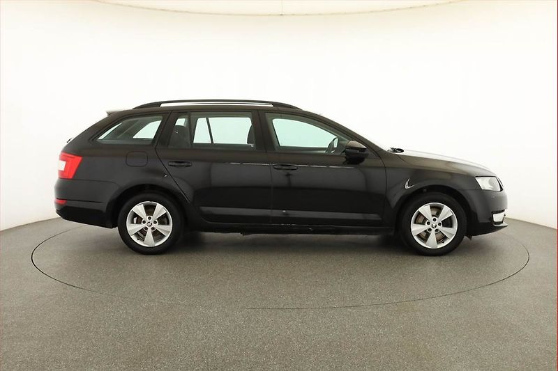 Škoda Octavia (2016) 1.8 TSI, Tempomat - fotka 6 z 16