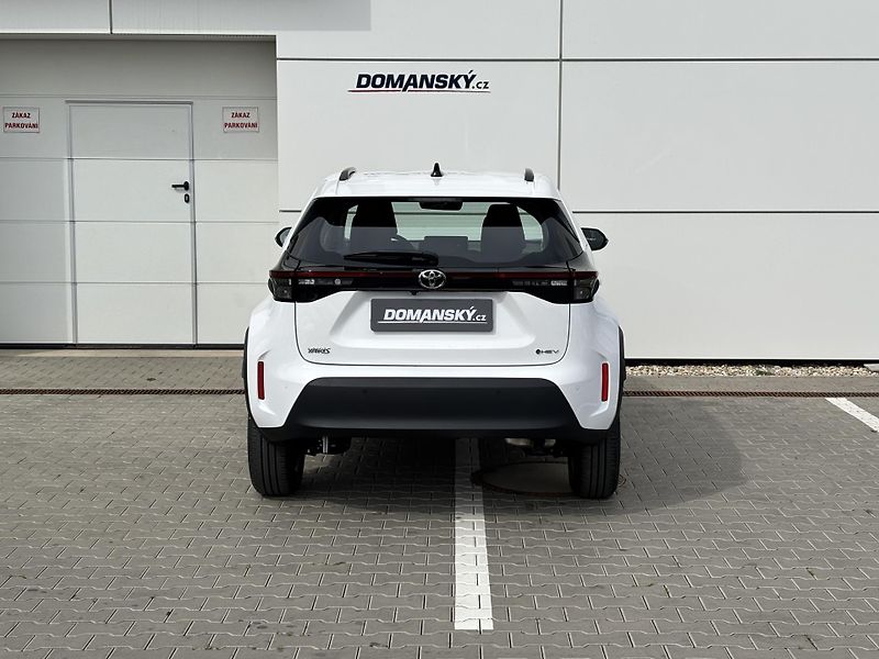 Toyota Yaris Cross (2026) LIMITED EDITION 1,5 HEV AT - fotka 11 z 14