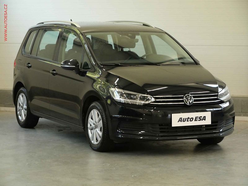 Volkswagen Touran (2022) 2.0TDi, LED, navi, kamera - fotografie inzerátu
