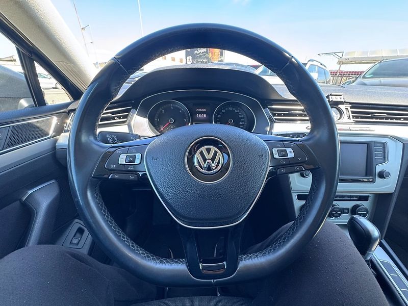 Volkswagen Passat (2015) B8 DSG 2,0 110KW ROZV. BEZ ADB - fotka 24 z 50