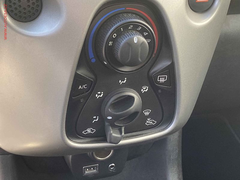 Peugeot 108 (2015) 1.2 PT, Active, AC - fotka 15 z 17