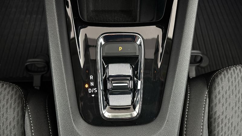 Škoda Octavia 2.0 TDI DSG Style Combi - fotka 22 z 27