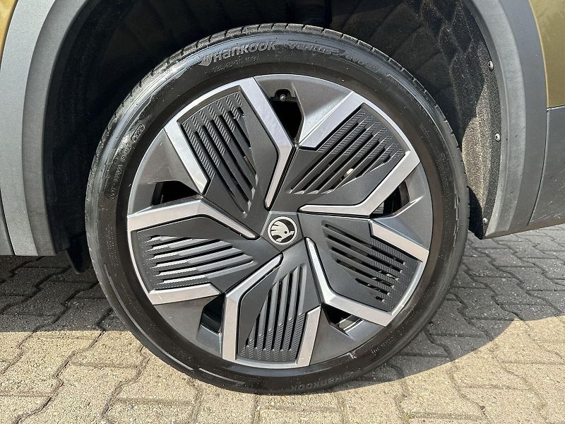 Škoda Kodiaq (2025) 1.5 TSI iV DSG Exclusive Selec - fotka 32 z 36