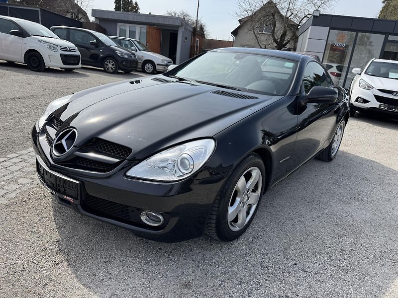 Mercedes-Benz SLK (2008) 200 KOMPRESOR 135KW  - fotka 15 z 31