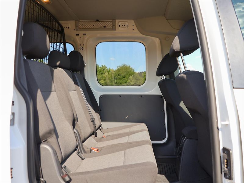 Volkswagen Caddy 2,0 TDI 75kW DSG Maxi Navi - fotka 13 z 31