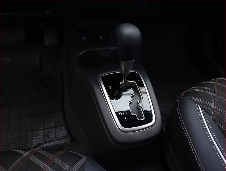 Mitsubishi Space Star (2022) Intense 1.2 MIVEC, Automat - fotka 13 z 22