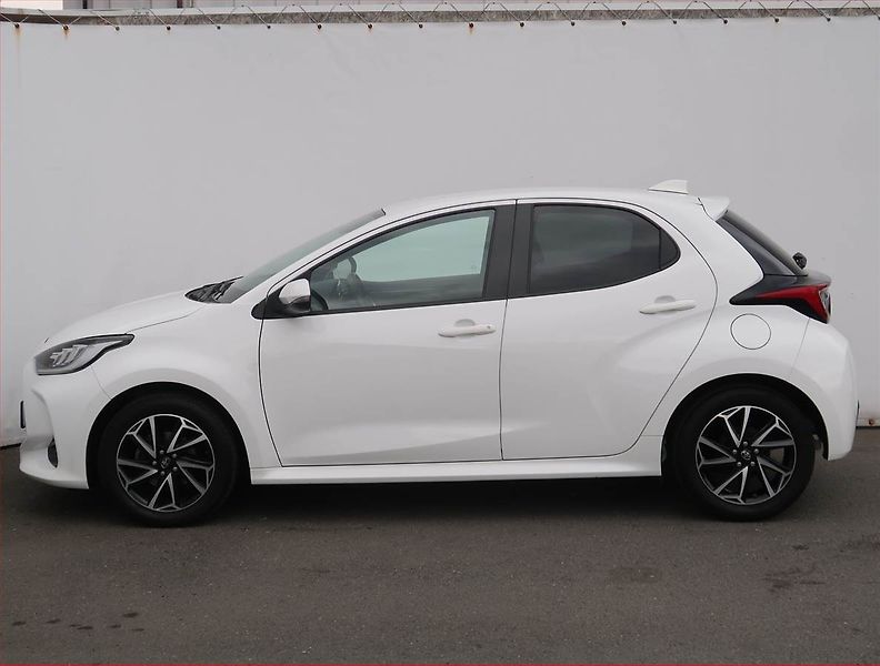 Toyota Yaris (2021) 1.5 VVT-i, Automat, Serv.kniha - fotka 3 z 20