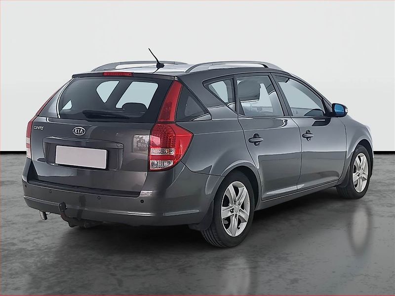 Kia Ceed (2010) 1.6 CRDi, po STK, Tažné - fotka 5 z 19