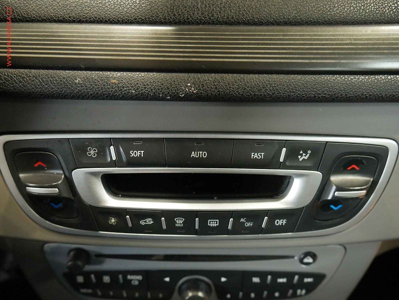 Renault Mégane (2010) 1.5 dCi, autoAC, temp - fotka 15 z 19