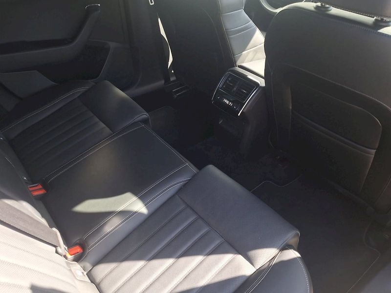 Škoda Superb (2023) COMBI / 2.0TDI / 140 kW / 7DSG - fotka 28 z 31