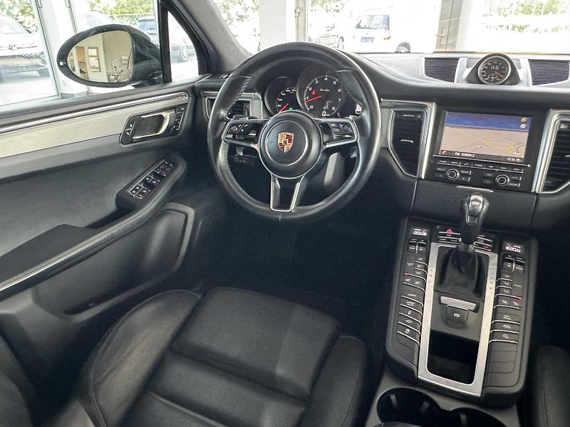 Porsche Macan (2015) 3,6 V6 Turbo CHRONO BOSE - fotka 11 z 35