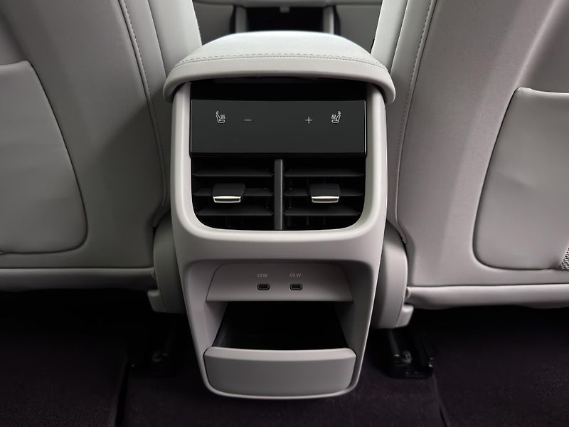 Volvo EX60 (2026) P10 AWD ELECTRIC ULTRA TWIN - fotka 25 z 25