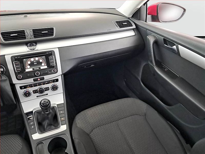 Volkswagen Passat (2014) 1.6 TDI, Navi, Tempomat - fotka 8 z 14