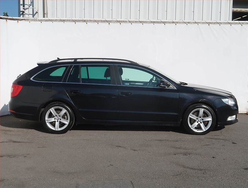 Škoda Superb (2012) Ambition 2.0 TDI, Serv.kniha - fotka 6 z 28