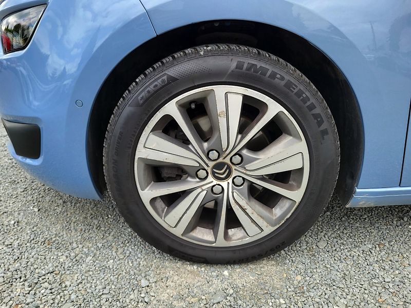 Citroën Grand C4 Picasso 2.0 eHDi autom EXCLUSIVE 7míst - fotka 37 z 48