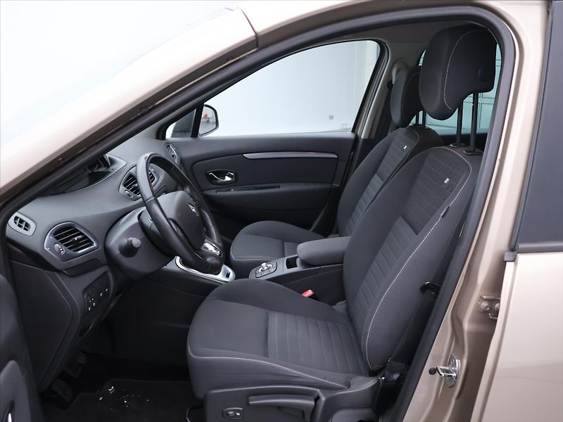 Renault Grand Scénic 1.2 TCe 97kW CZ Limited Navi - fotka 11 z 31
