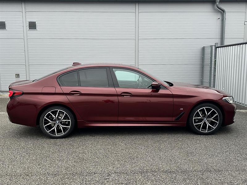 BMW Řada 5 520d xDrive Sedan - fotka 3 z 17