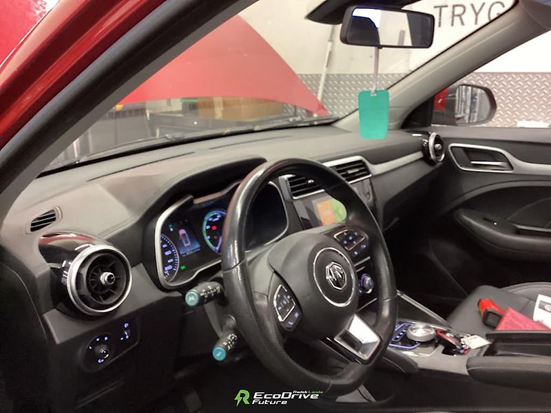 MG ZS (2021) 44,5 kWh, FWD (143 koní) - fotka 7 z 9
