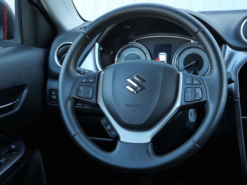 Suzuki Vitara (2019) 1.4i, 2.maj,ČR, AC, TZ, park - fotka 11 z 23