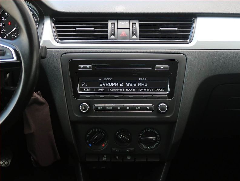 Škoda Rapid (2013) Spaceback 1.2 TSI, ČR,1.maj - fotka 12 z 17
