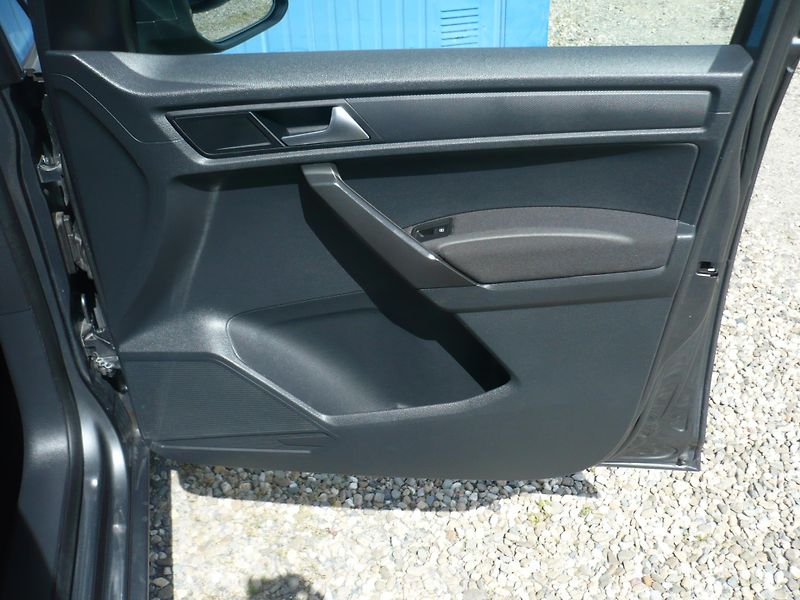Volkswagen Caddy 2.0TDI 110Kw Serviska Klima - fotka 30 z 30