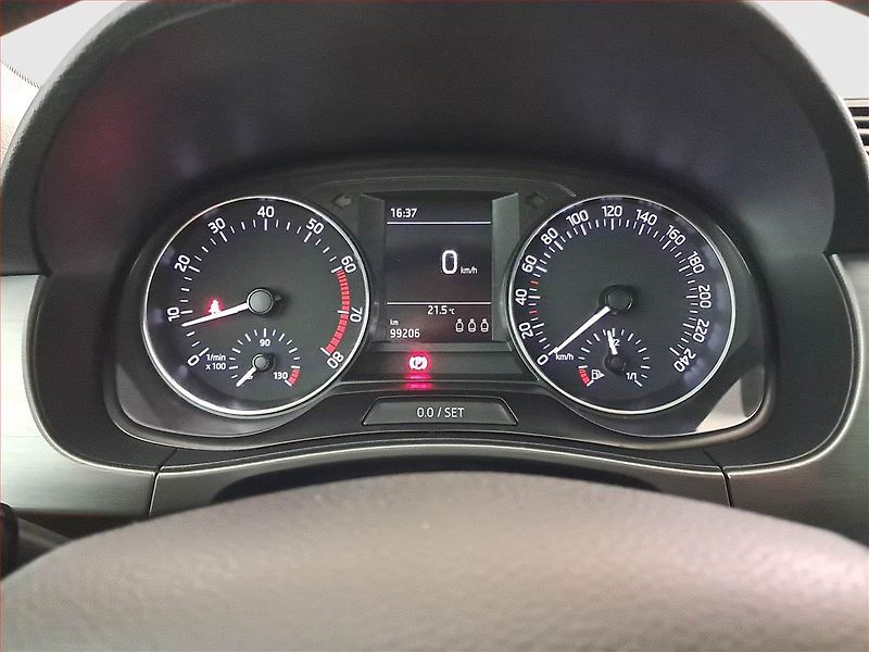 Škoda Fabia (2017) Style 1.2 TSI, Serv.kniha - fotka 11 z 18