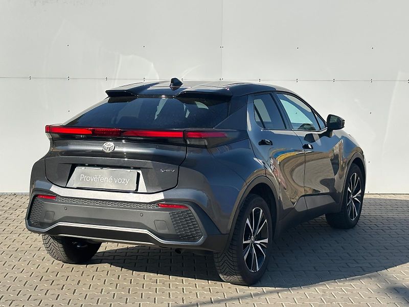 Toyota C-HR 2,0 HEV e-CVT Style - fotka 2 z 27