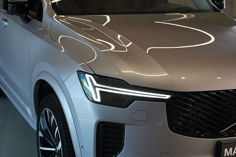 Volvo XC90 T8 PLUS Dark, Head-up, 360° - fotka 5 z 50