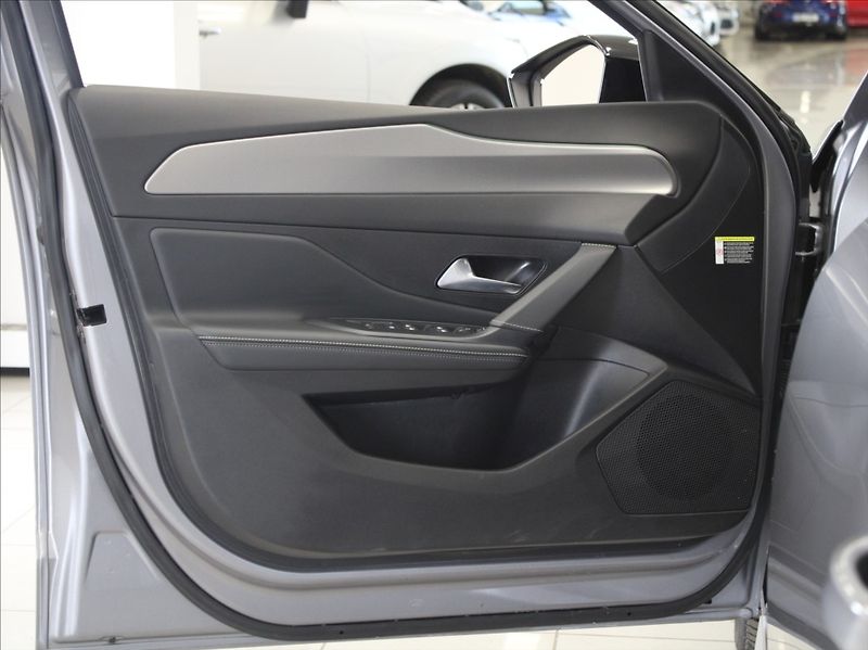 Peugeot 308 1,2 PT 96kW AT GT Výprodej! - fotka 16 z 23