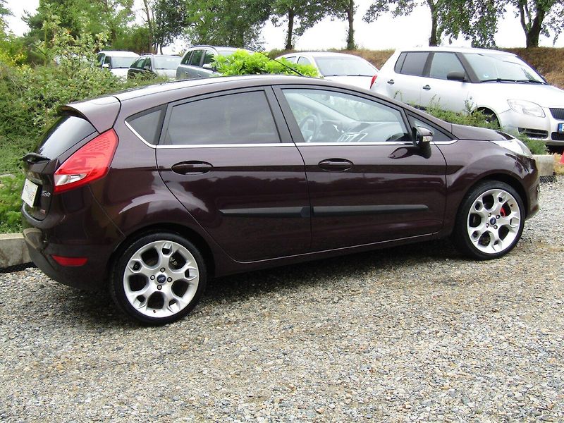 Ford Fiesta (2009) 1.6 TDCi 66kW - fotka 10 z 34