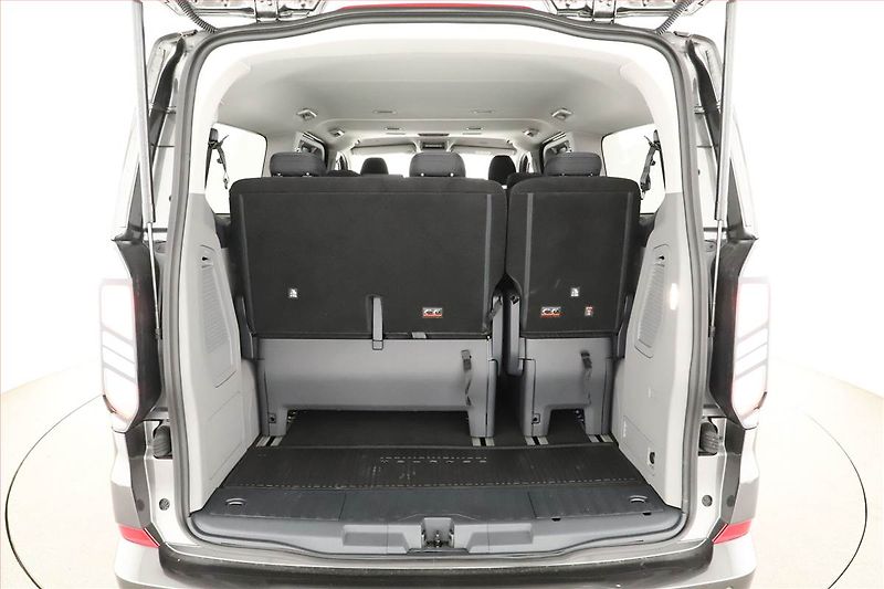 Ford Tourneo Custom (2026) 2.0 EcoBlue - fotka 22 z 24