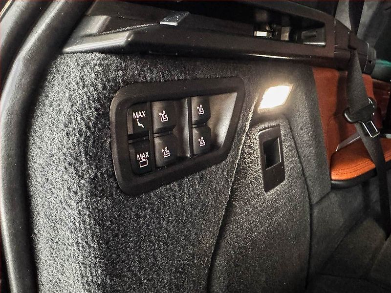 BMW X7 (2021) xDrive40i - fotka 23 z 24