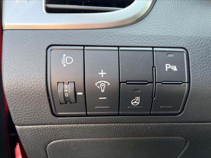 Hyundai i30 1,6 CRDi ČR ALU KAMERA 2x KOLA - fotka 25 z 32