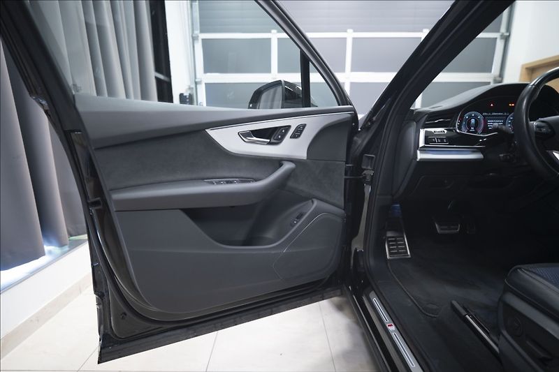 Audi Q7 3,0 TDI QUATTRO S-LINE 1. MAJ - fotka 19 z 45