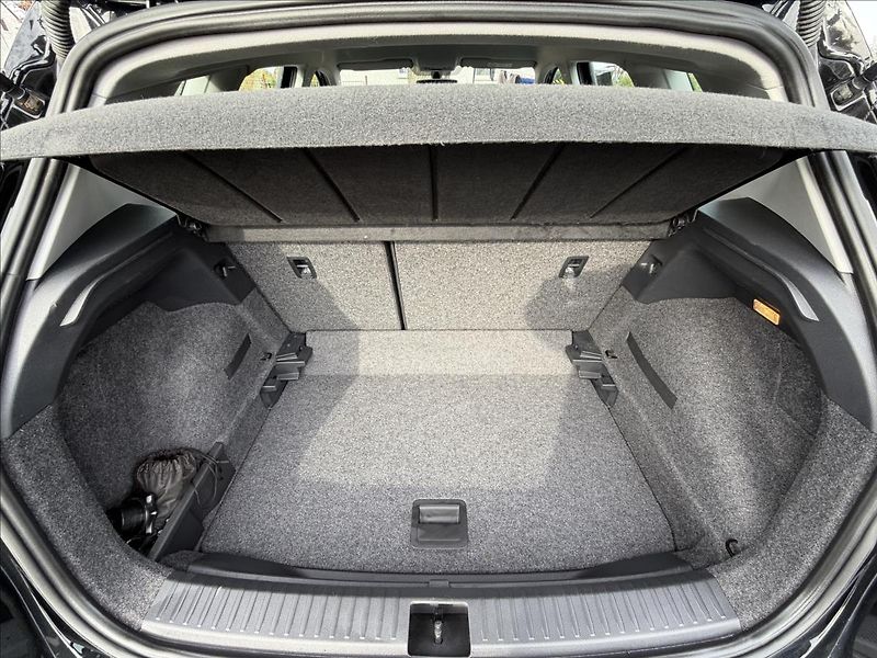 Seat Arona 1,0 TSi  ACC,Kessy,Tažné,Navig - fotka 34 z 50